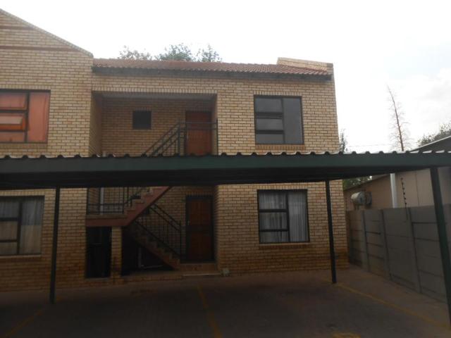 R5,800 pm 2 Bedroom Flat To Let in Heidelberg Central