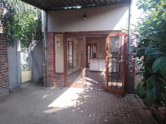 R5 000 | 1 Bedroom Apartment / Flat For Rent in Discovery, Roodepoort