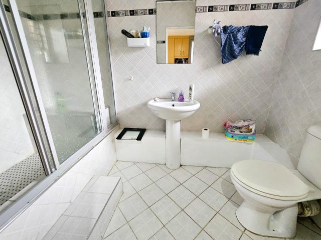 R5,000 pm 1 Bedroom Apartment To Let in Amanzimtoti