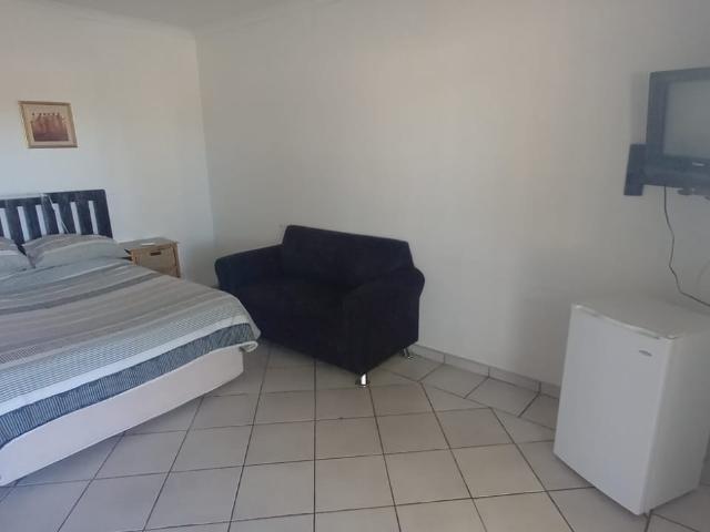 R5,300 pm 1 Bedroom Flat To Let in Kuruman