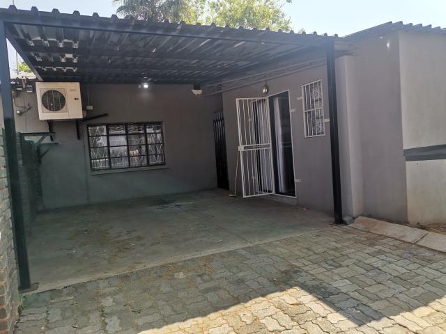 R6,420 pm 1 Bedroom Flat To Let in Kuruman