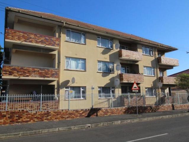 R6 500 | 0.5 Bedroom Apartment / Flat For Rent in Goodwood Central, Goodwood