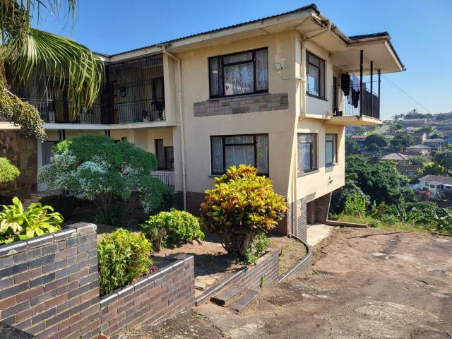 R6,500 pm 3 Bedroom Apartment To Let in Umhlatuzana