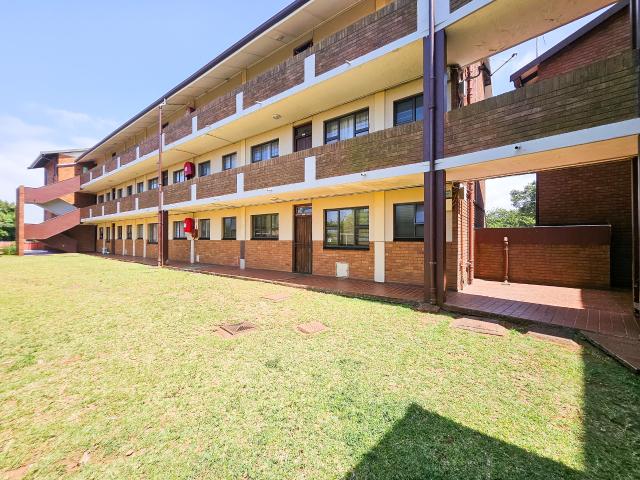 R6,500 pm 1.5 Bedroom Apartment To Let in Amanzimtoti