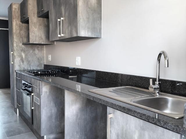 R6,500 pm 1 Bedroom Apartment To Let in Overbaakens