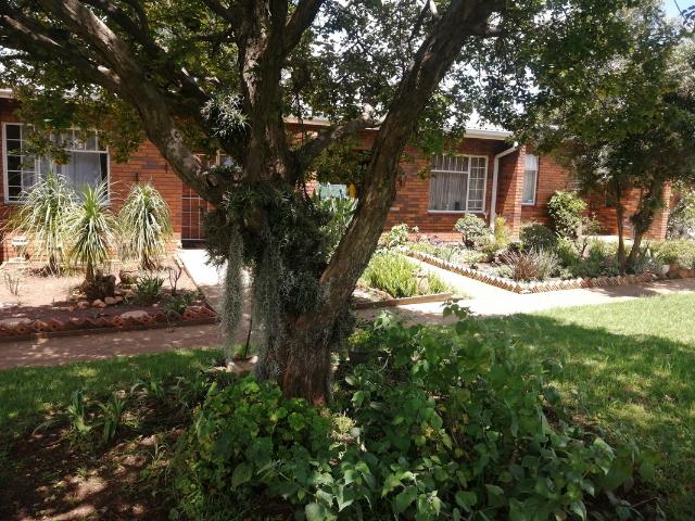 R6,600 pm 1 Bedroom Retirement Unit To Let in Franklin Roosevelt Park