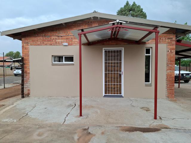 R6,650 pm 3 Bedroom Apartment To Let in Vryburg