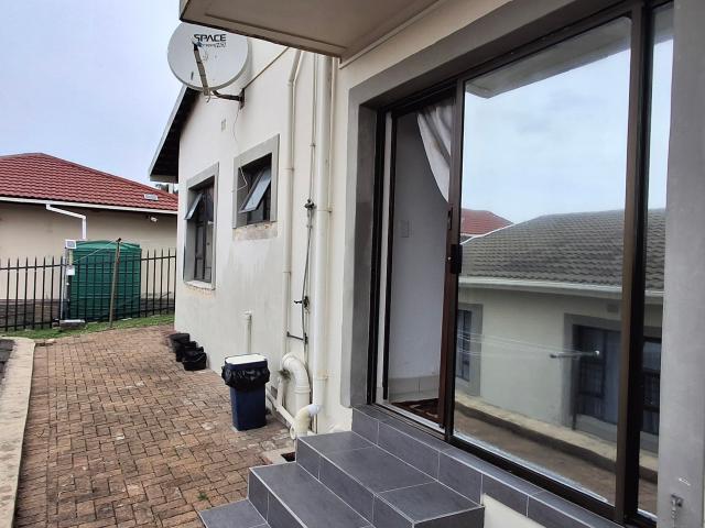 R6,660 pm 2 Bedroom Garden Cottage To Let in Uvongo Beach