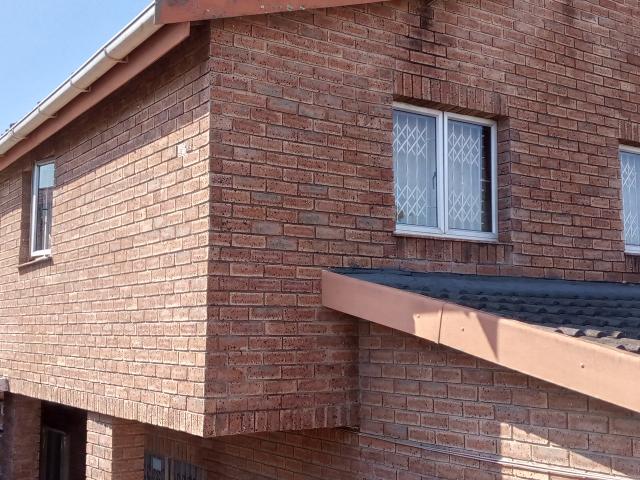 R6,800 pm 3 Bedroom House To Let in Montford