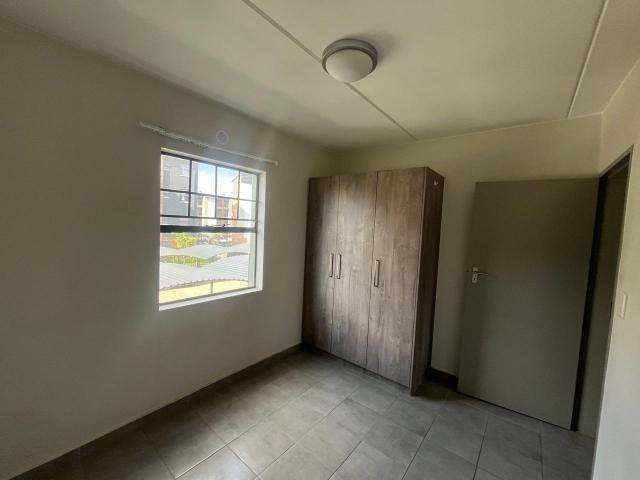 R6,800 pm 2 Bedroom Apartment To Let in Dorandia