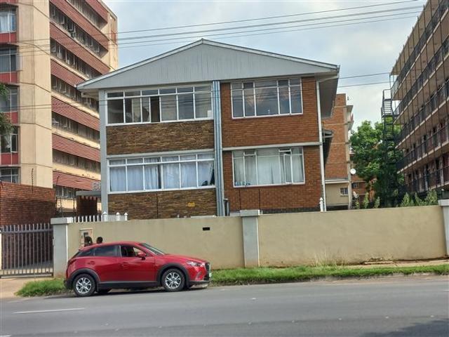 R6,810 pm 1.5 Bedroom Apartment To Let in Arcadia