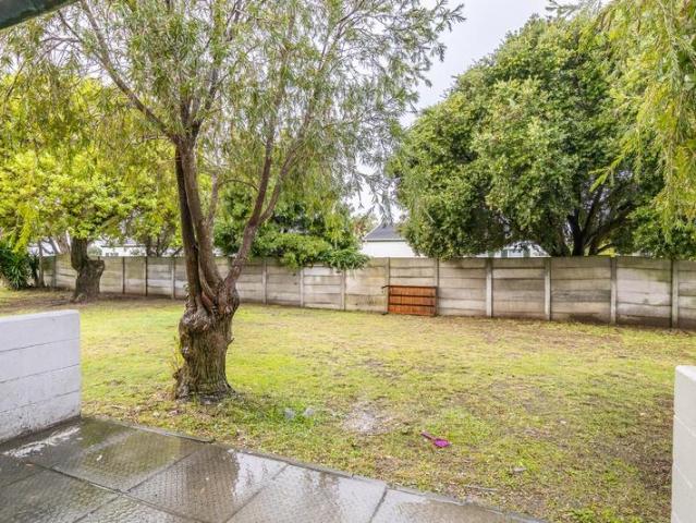 R6 900 | 0.5 Bedroom Apartment / Flat For Rent in Diep River, Cape Town