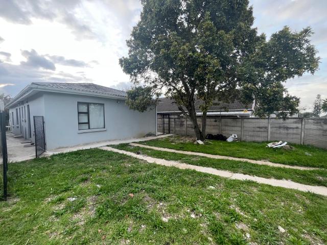 R6,000 pm 1 Bedroom Flat To Let in Gonubie