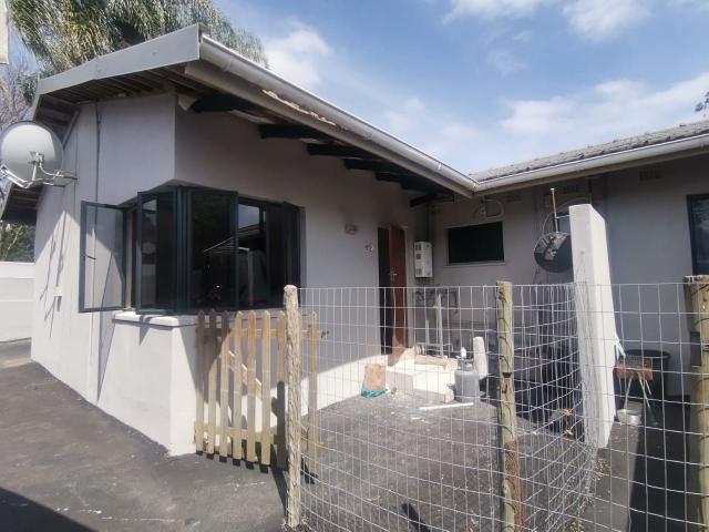 R6,000 pm 1 Bedroom Garden Cottage To Let in Caversham Glen