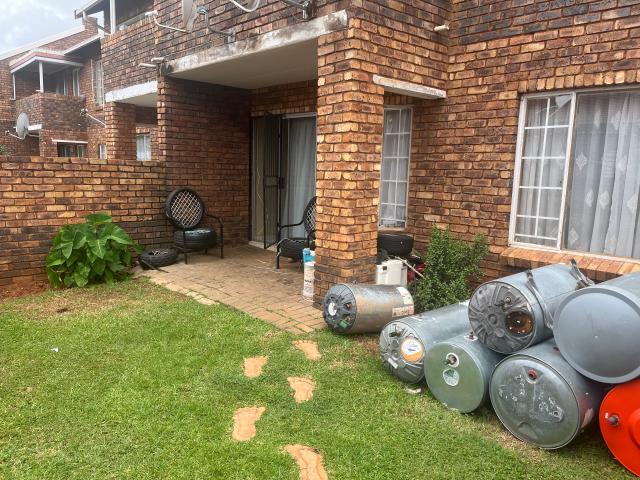 R6,200 pm 2 Bedroom Apartment To Let in Clarina