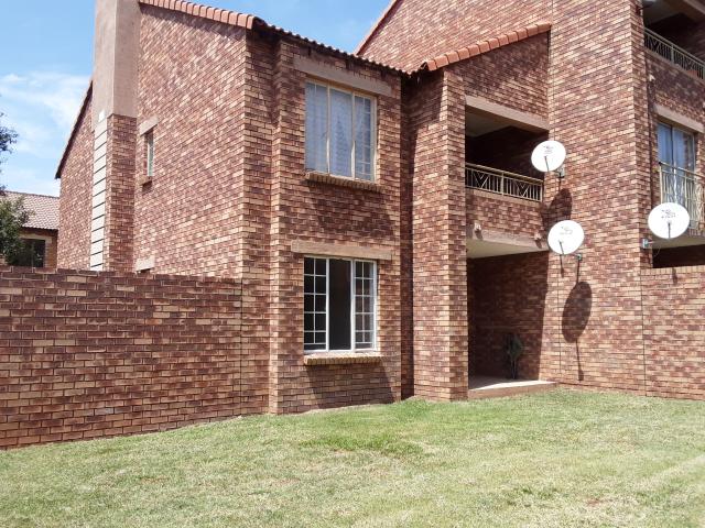 R6,200 pm 2 Bedroom Apartment To Let in Karenpark