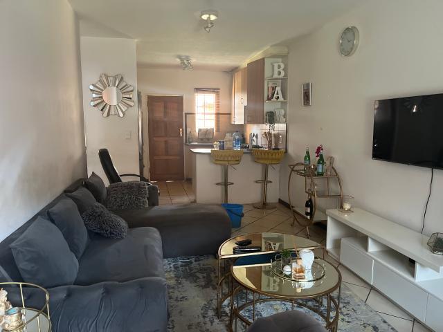 R6,200 pm 2 Bedroom Apartment To Let in Karenpark