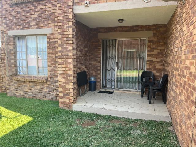 R6,200 pm 2 Bedroom Apartment To Let in Karenpark
