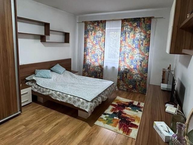 R8045: Inchiriere apartament 1 camera D, in Nicolina, 300