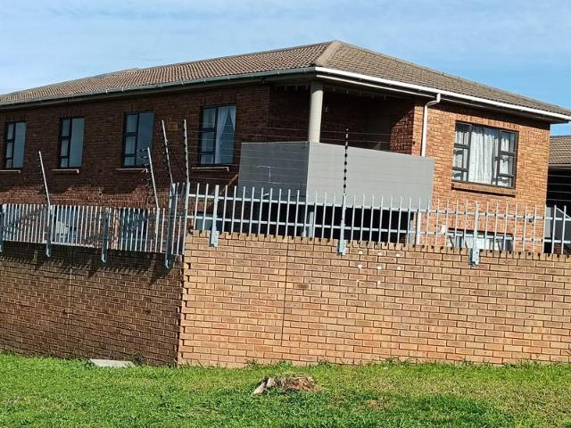 R8 400 | 2 Bedroom Apartment / Flat For Rent in Brackenfell, Brackenfell