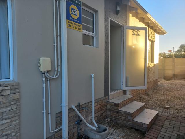 R8,400 pm 2 Bedroom Simplex To Let in Overbaakens