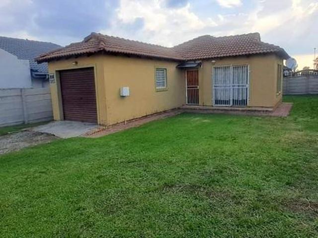R8 500 | 3 Bedroom House For Rent in Alveda, Johannesburg