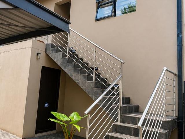 R8 500 | 1 Bedroom Apartment / Flat For Rent in Linden, Johannesburg