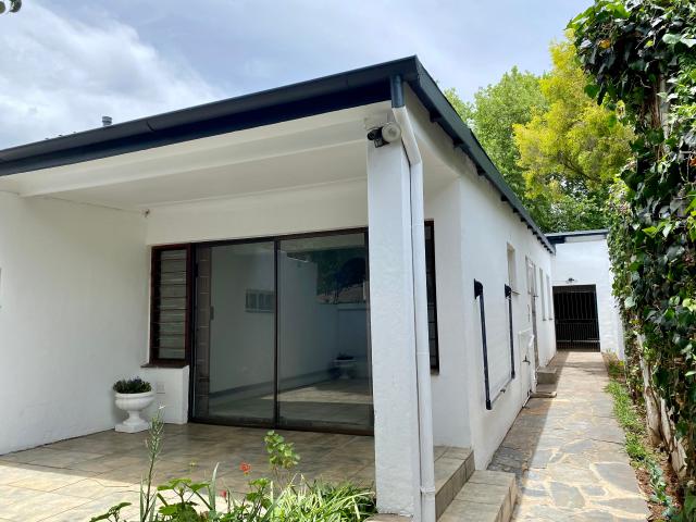 R8,500 pm 1 Bedroom Garden Cottage To Let in Parktown