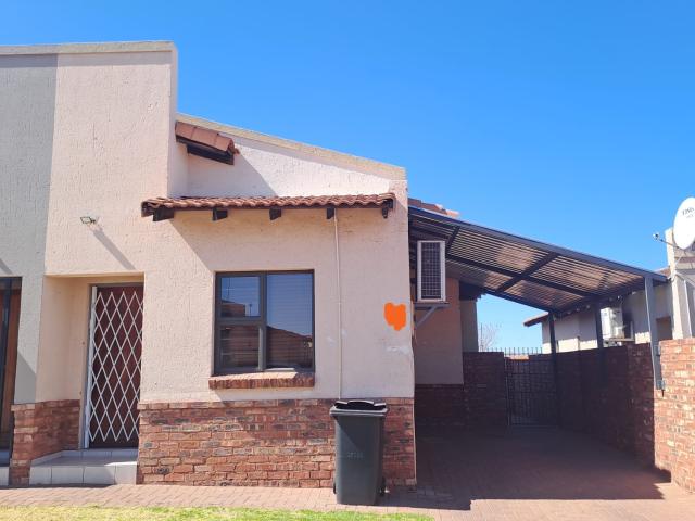 R8,500 pm 2 Bedroom House To Let in Kathu