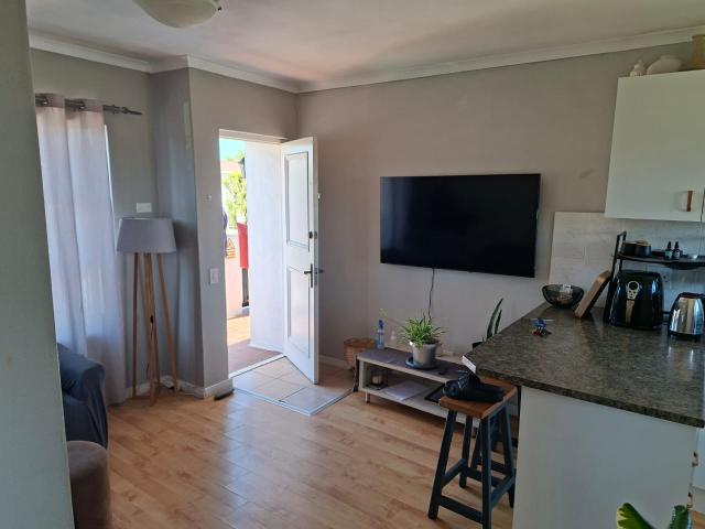 R8,560 pm 1 Bedroom Apartment To Let in Glenwood