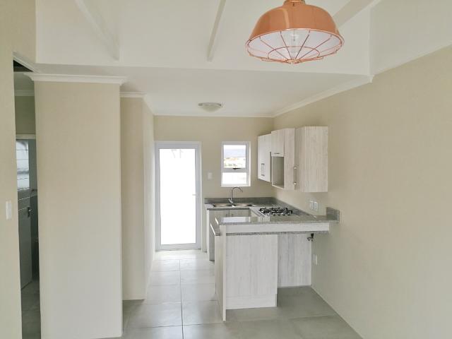 R8,490 pm 3 Bedroom Duplex To Let in Overbaakens