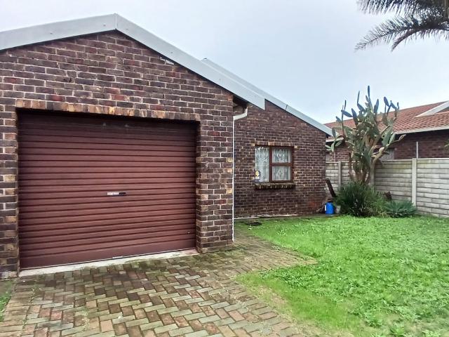 R8,700 pm 3 Bedroom Townhouse To Let in Campher Park