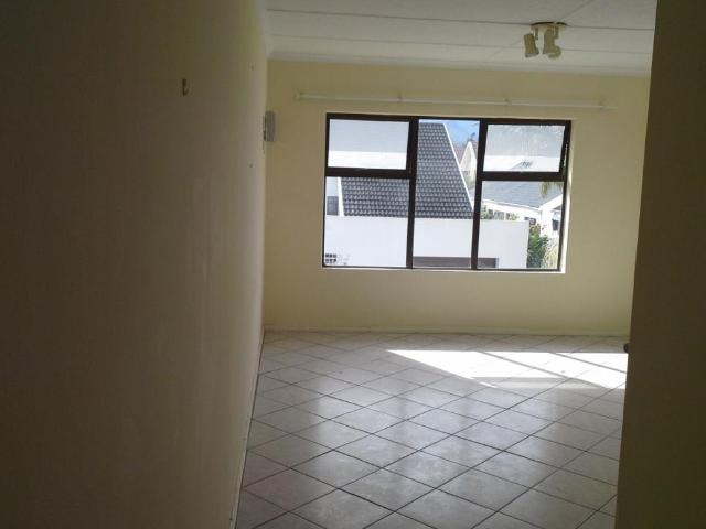 R8,700 pm 2 Bedroom Flat To Let in George Central