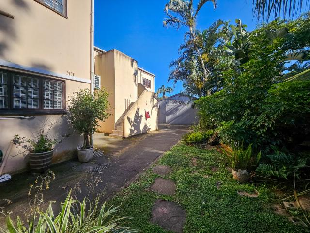 R8,900 pm 3 Bedroom Duplex To Let in Amanzimtoti