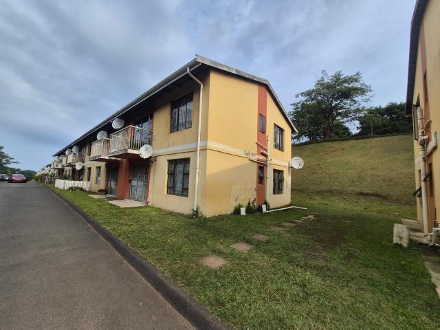 R8,000 pm 3 Bedroom Apartment To Let in Woodhaven