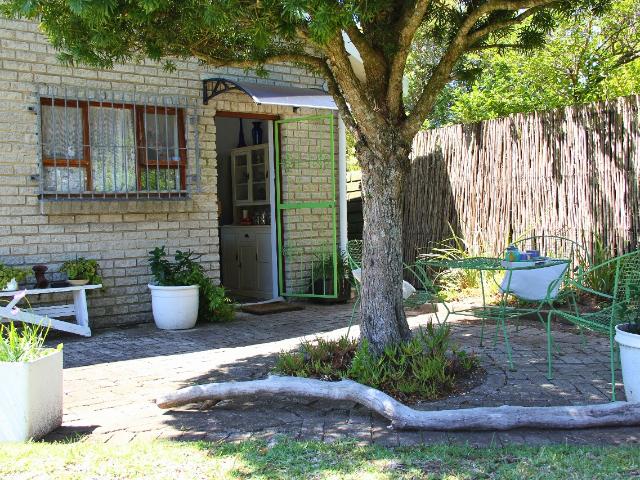 R8,000 pm 1 Bedroom Garden Cottage To Let in Pari Park