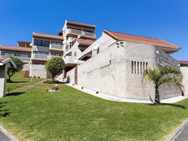 R8,000 pm 2 Bedroom Apartment To Let in Amanzimtoti