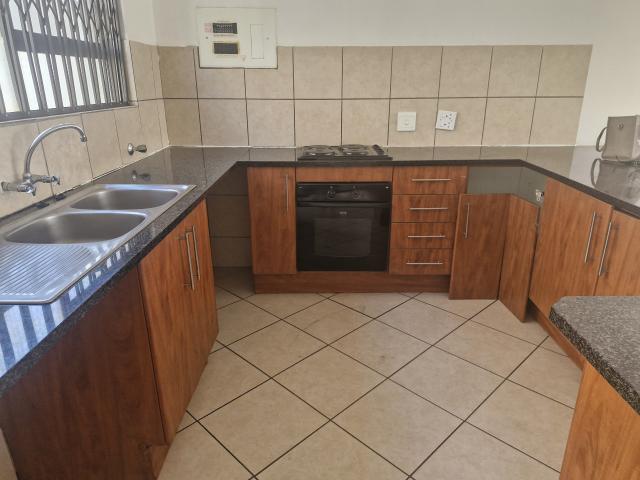 R8,000 pm 2 Bedroom Apartment To Let in Westdene