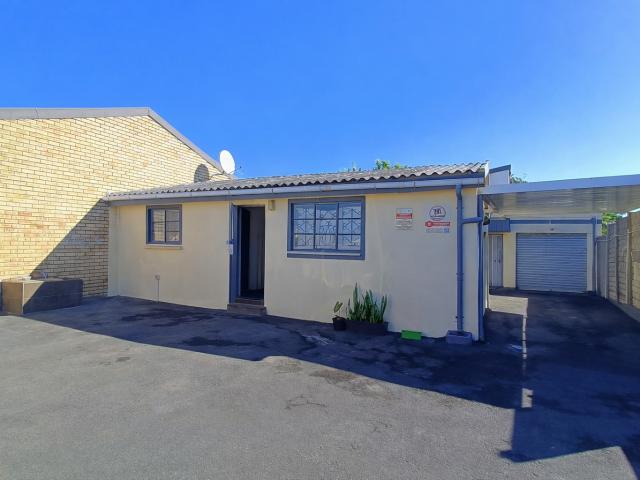 R8,000 pm 4 Bedroom House To Let in Bayview