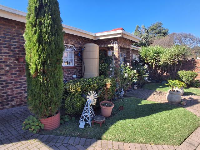 R8,200 pm 3 Bedroom Retirement Unit To Let in Unitas Park