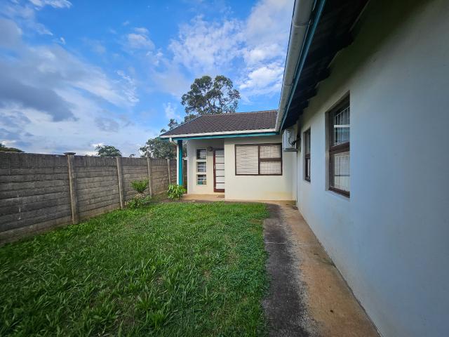 R8,200 pm 2 Bedroom Townhouse To Let in Amanzimtoti