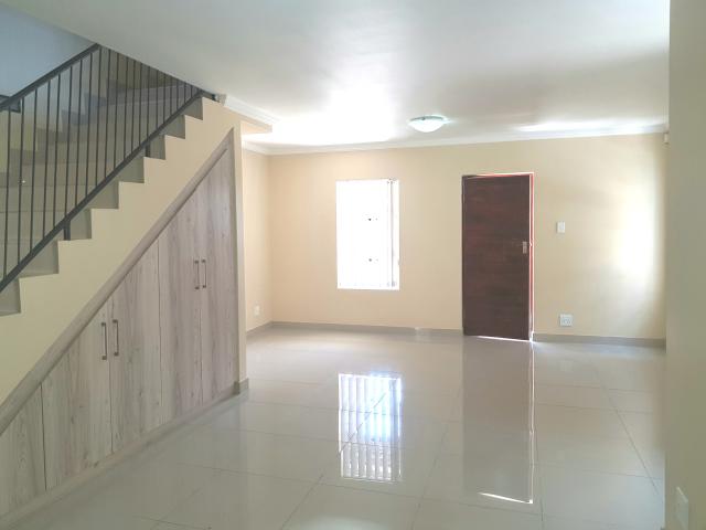 R8,320 pm 2 Bedroom Duplex To Let in Overbaakens