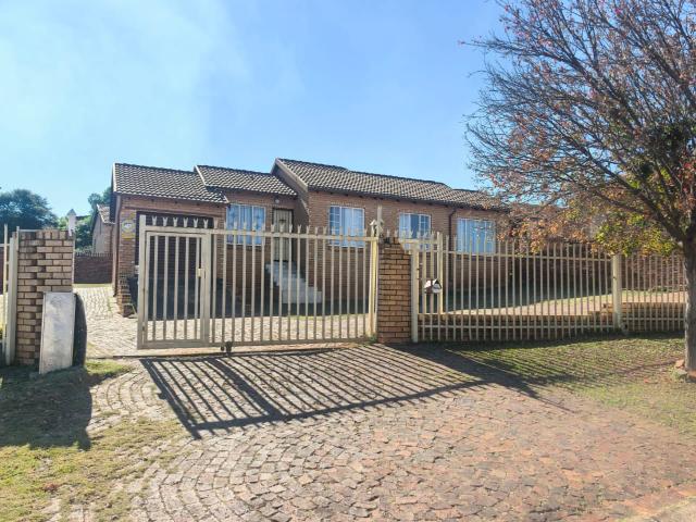 R9,500 pm 3 Bedroom House To Let in Danville