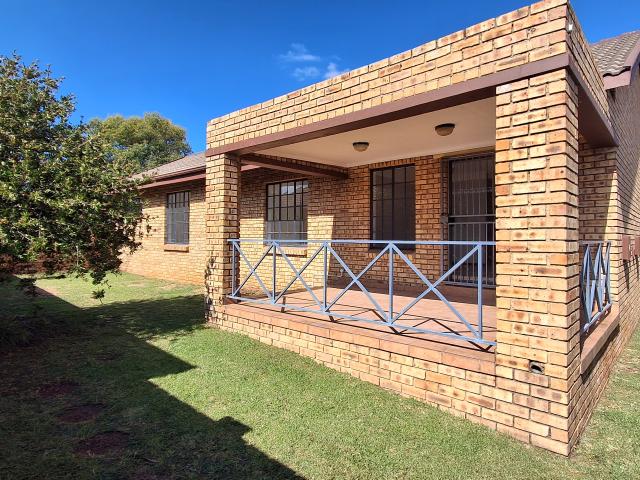 R9,500 pm 3 Bedroom Sectional Title To Let in Riversdale