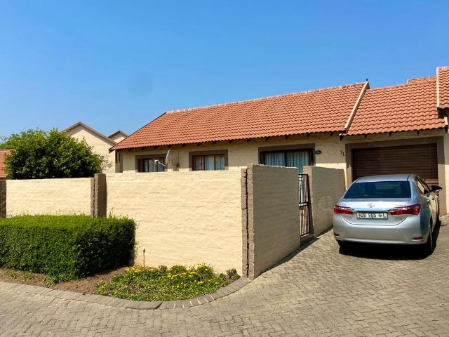 R9,500 pm 2 Bedroom Townhouse To Let in Noordwyk