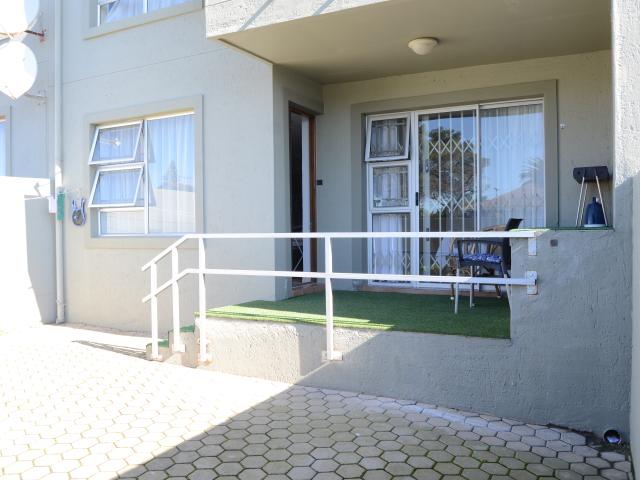 R9,700 pm 2 Bedroom Apartment To Let in Heiderand