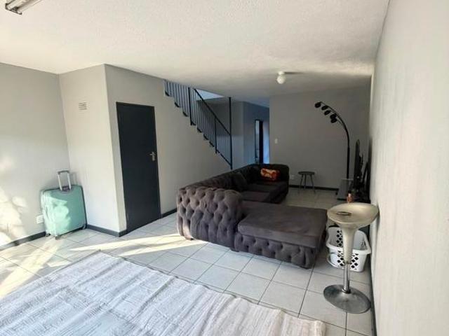 R9 000 | 3 Bedroom Apartment / Flat For Rent in Windsor East, Randburg