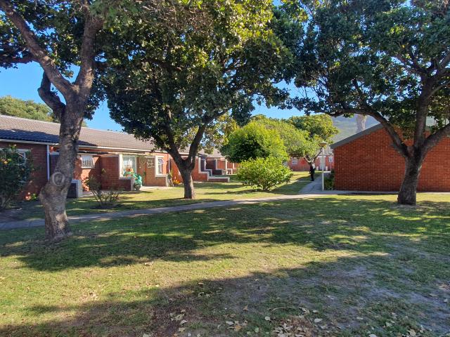 R9,200 pm 1 Bedroom Apartment To Let in Westcliff