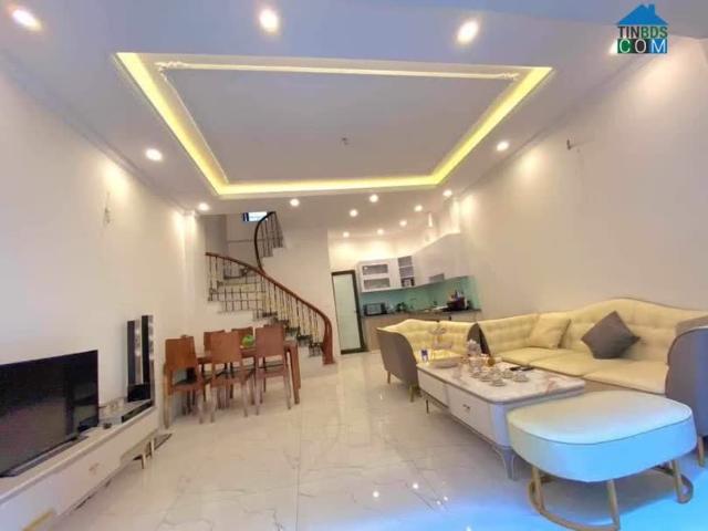 Rẻ nhất KV Ngọc Thụy 45m, 5 tầng, MT 6.8m, nhỉnh 5.5 tỷ, full nội thất, oto đỗ cổng