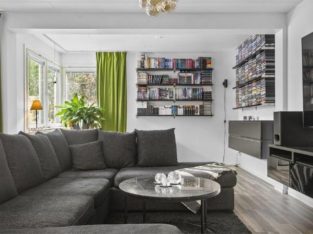 Rådjursvägen, Tumba